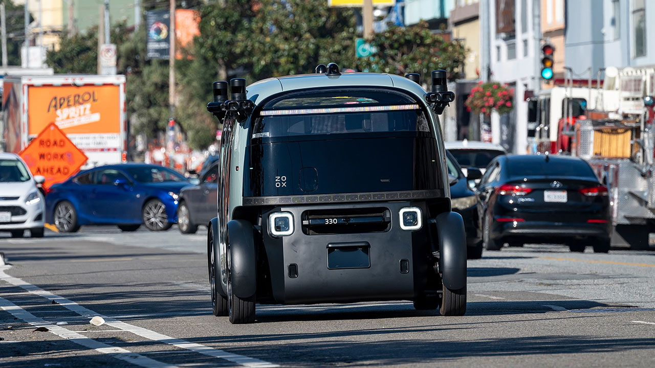 amazon’s-zoox-recalls-robotaxi-for-software-update-after-las-vegas-crash