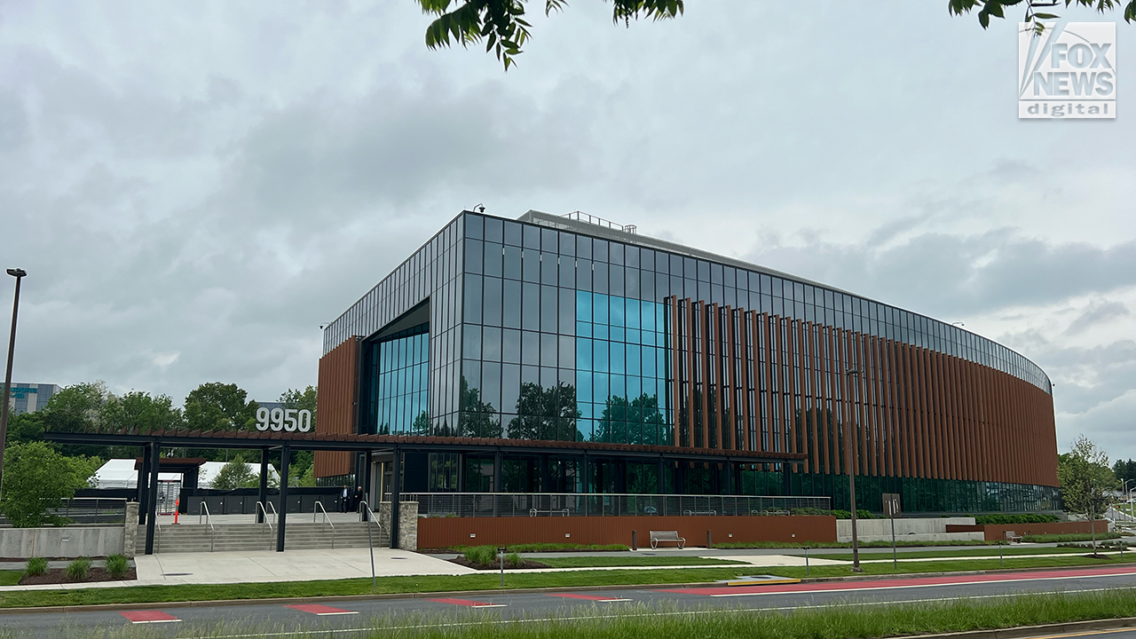 astrazeneca-unveils-new-factory-as-part-of-multibillion-dollar-investment-in-us-manufacturing