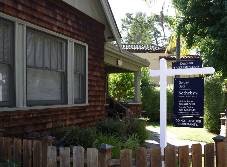 homebuyers-see-silver-lining-in-a-potential-recession,-viewing-it-as-buying-opportunity