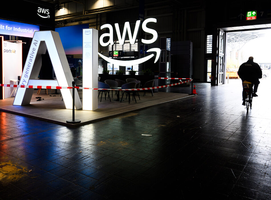 amazon-ceo-says-ai-will-reduce-his-company’s-workforce