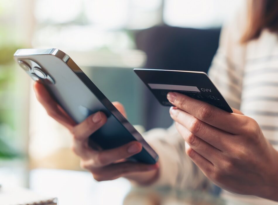 trump’s-tariff-policies-reshape-online-shopping-habits,-new-report-finds