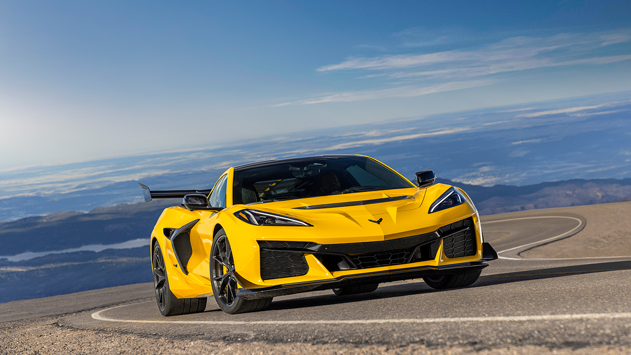 gm-recalls-more-than-23,000-corvettes-over-fuel-leak-issue-linked-to-fires